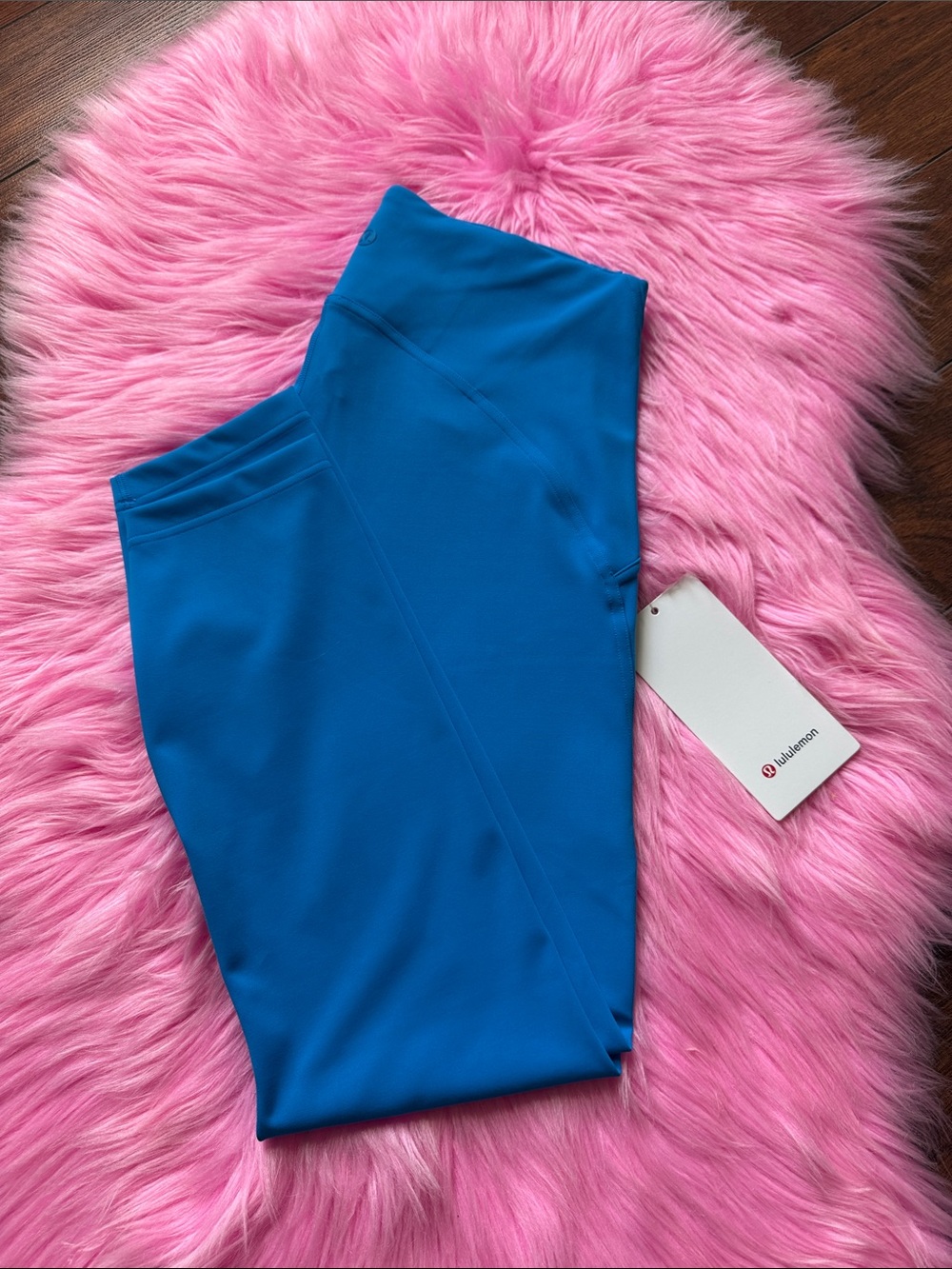 Size 10 Lululemon InStill High-Rise Tight 25"
Poolside